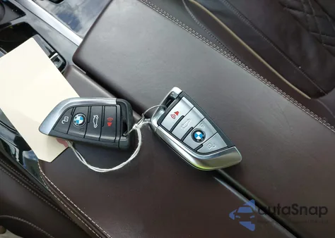 2021 BMW 540I xDrive z USA, uszkodzony, nr VIN WBA73BJ08MCF95992